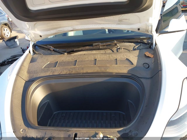 2024 TESLA MODEL Y 7SAYGDEF7RF049507 Photo 9