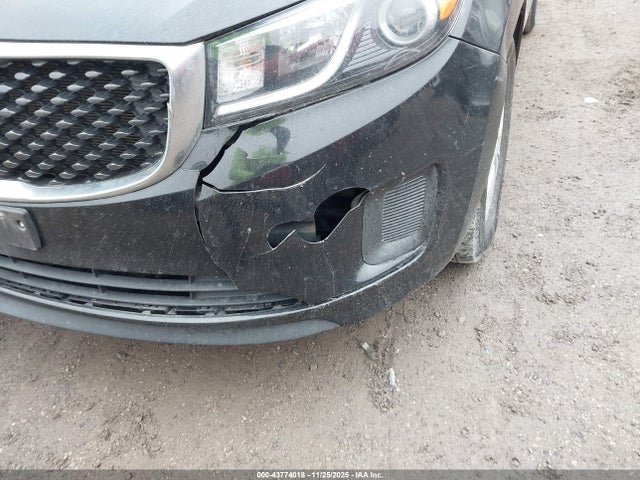 KNDMB5C16H6241244 KIA SEDONA LX