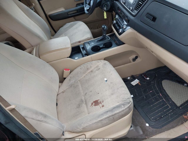 KNDMB5C16H6241244 KIA SEDONA LX