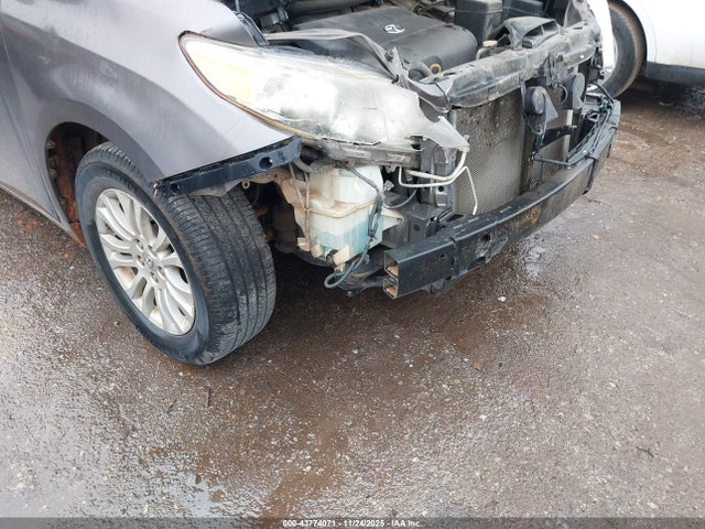 Aukcja sprzedaży 2015 Toyota Sienna Xle 8 Passenger, vin: 5TDYK3DC5FS609741, numer aukcji: 43774071