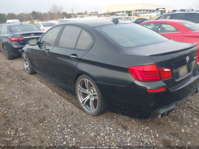 2013 BMW M5 WBSFV9C54DD096472 Photo 2