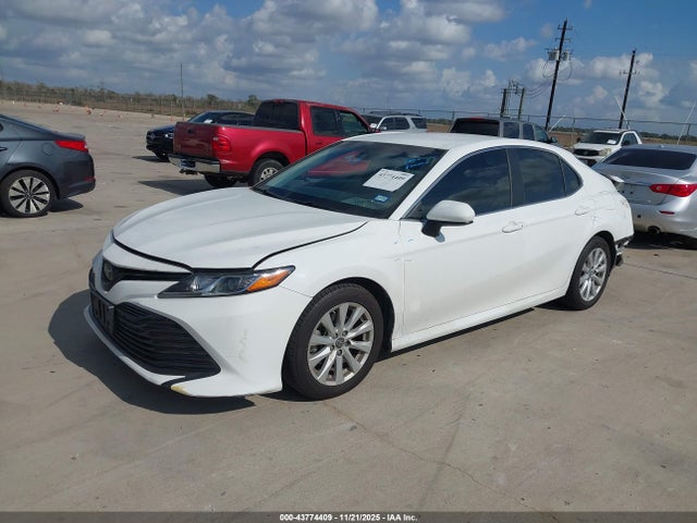 4T1B11HK5JU136261 Toyota CAMRY LE