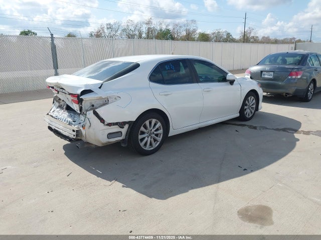 4T1B11HK5JU136261 Toyota CAMRY LE