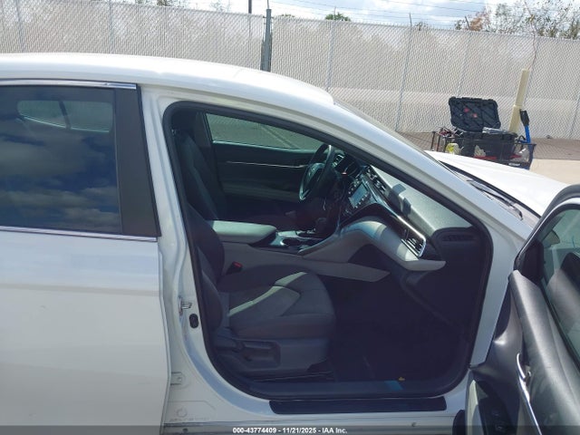 4T1B11HK5JU136261 Toyota CAMRY LE