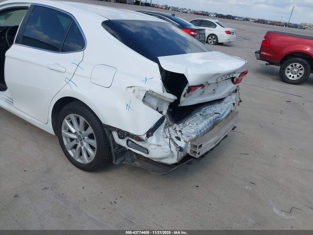 4T1B11HK5JU136261 Toyota CAMRY LE
