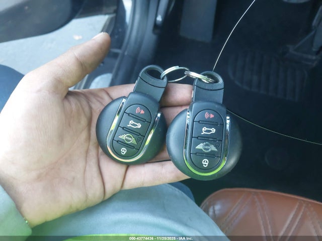 2018 MINI CONVERTIBLE WMWWG9C52J3E38598 Photo 10