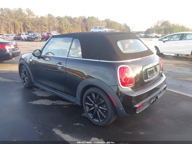 2018 MINI CONVERTIBLE WMWWG9C52J3E38598 Photo 2