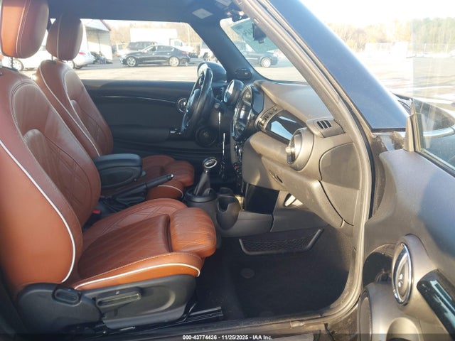 2018 MINI CONVERTIBLE WMWWG9C52J3E38598 Photo 4