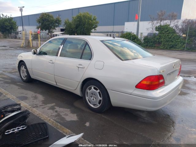 2002 LEXUS LS 430 JTHBN30F320079813 Photo 2