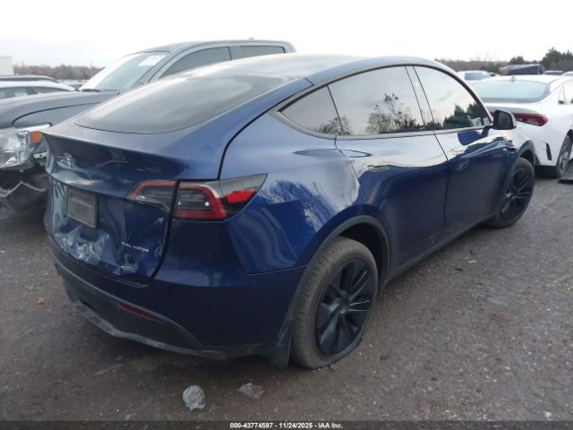 2025 TESLA MODEL Y 7SAYGDEE0SF261680 Photo 3