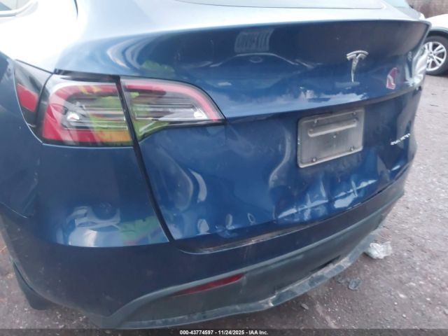 2025 TESLA MODEL Y 7SAYGDEE0SF261680 Photo 5