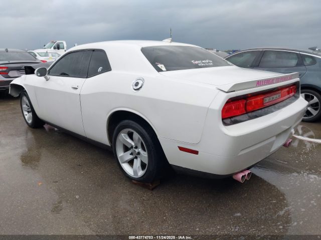 2014 DODGE CHALLENGER 2C3CDYAG7EH214552 Photo 2