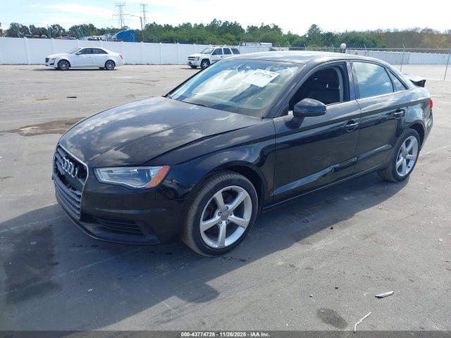 2015 AUDI A3 WAUBFGFF4F1117768 Photo 1