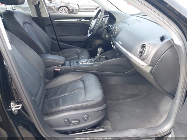 2015 AUDI A3 WAUBFGFF4F1117768 Photo 4