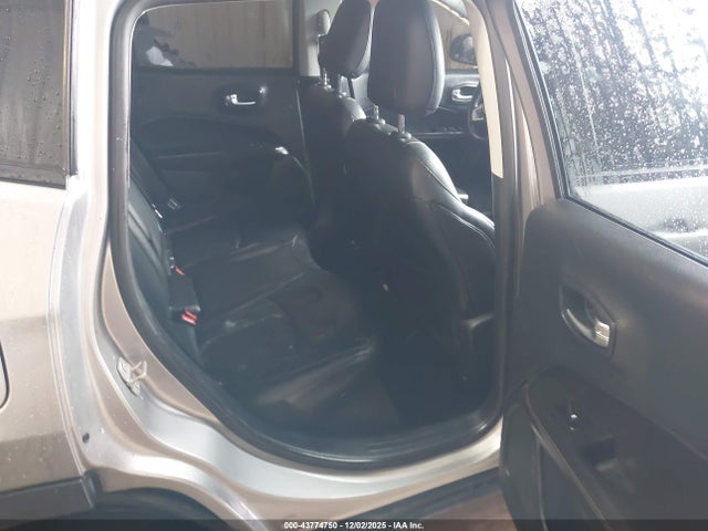 2019 JEEP COMPASS 3C4NJDCB1KT619204 Photo 7