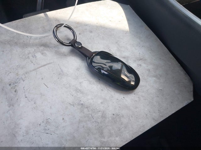 2020 TESLA MODEL Y 5YJYGDEE6LF053141 Photo 10