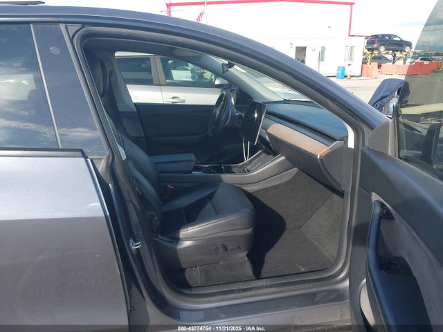 2020 TESLA MODEL Y 5YJYGDEE6LF053141 Photo 4