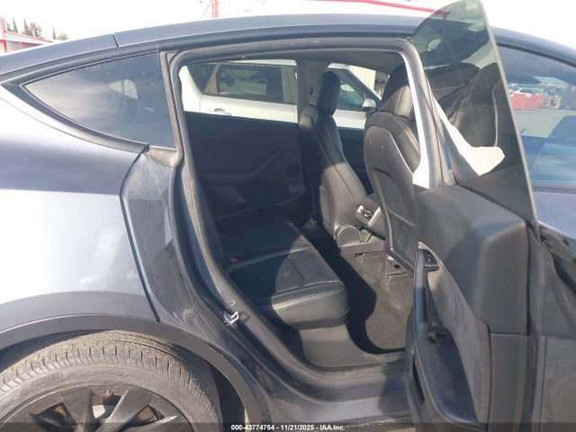 2020 TESLA MODEL Y 5YJYGDEE6LF053141 Photo 7