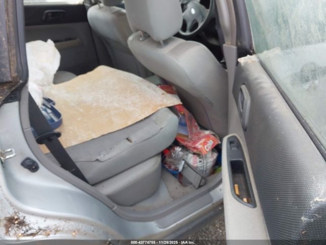 2004 SUBARU FORESTER JF1SG636X4H717364 Photo 5