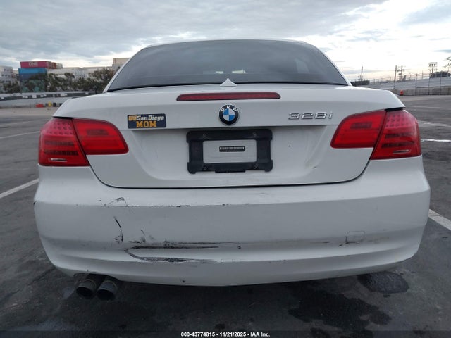 2011 Bmw 328i მანქანა იყიდება აუქციონზე, vin: WBADW7C55BE545226, აუქციონის ნომერი: 43774815