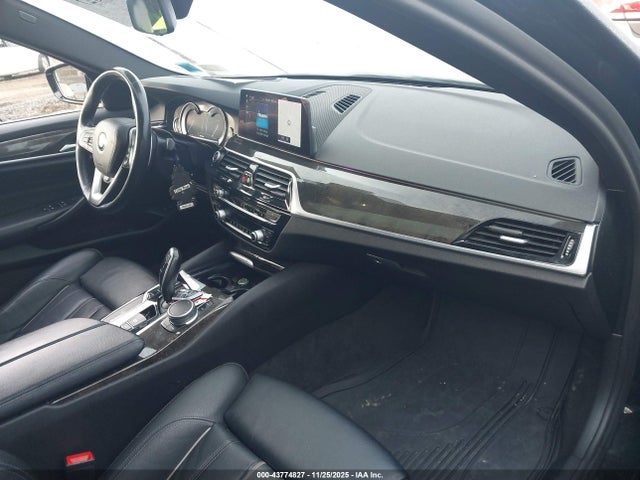 2019 BMW 530I WBAJA7C56KWW37845 Photo 4