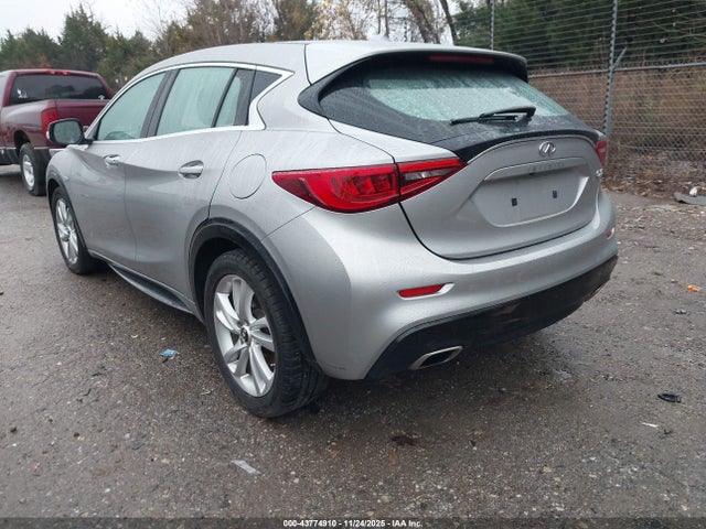 2017 INFINITI QX30 SJKCH5CP9HA020293 Photo 2