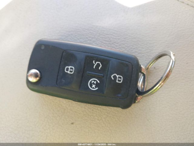 2017 VOLKSWAGEN PASSAT 1VWCT7A37HC077865 Photo 10