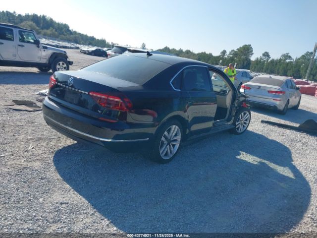 2017 VOLKSWAGEN PASSAT 1VWCT7A37HC077865 Photo 3