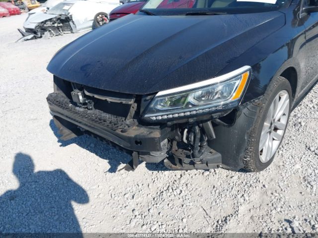 2017 VOLKSWAGEN PASSAT 1VWCT7A37HC077865 Photo 5