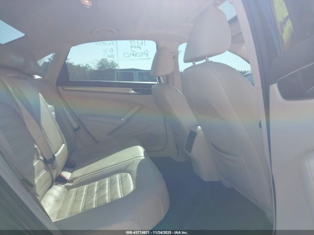 2017 VOLKSWAGEN PASSAT 1VWCT7A37HC077865 Photo 7