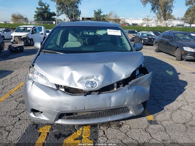 Toyota SIENNA LE 2017 5TDKZ3DC3HS821719 Image 27