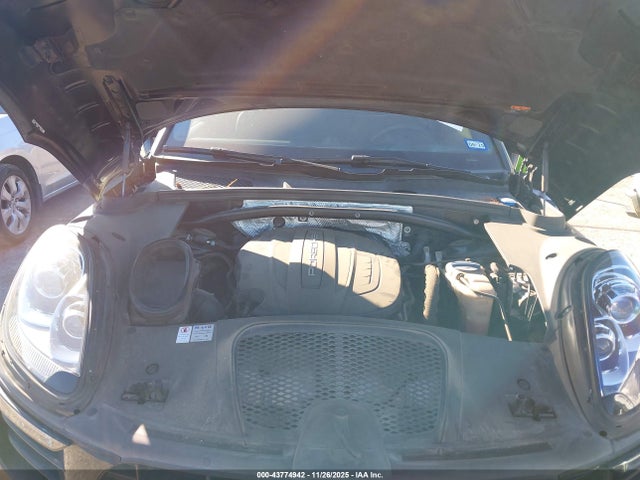 2017 PORSCHE MACAN WP1AA2A54HLB80910 Photo 9