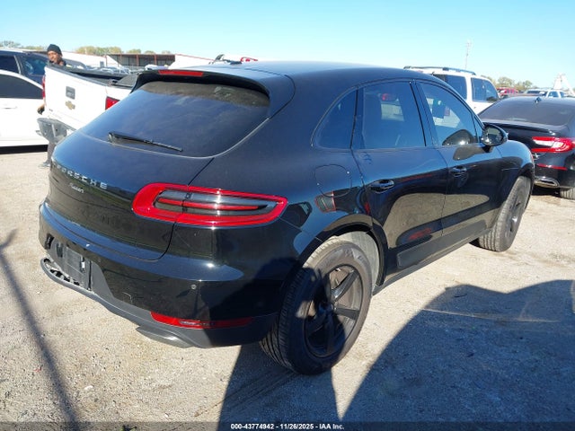 2017 PORSCHE MACAN WP1AA2A54HLB80910 Photo 3