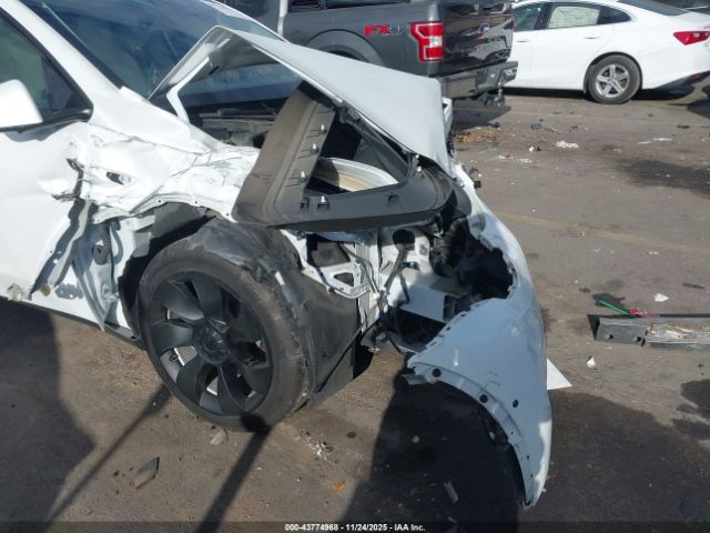 2021 TESLA MODEL Y 5YJYGDEE6MF240929 Photo 5
