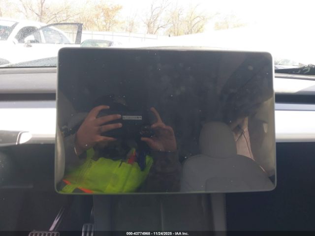 2021 TESLA MODEL Y 5YJYGDEE6MF240929 Photo 6