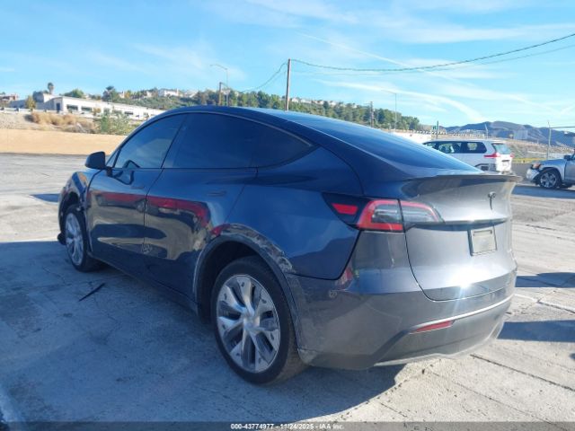 2024 TESLA MODEL Y 7SAYGDEE0RA216715 Photo 2