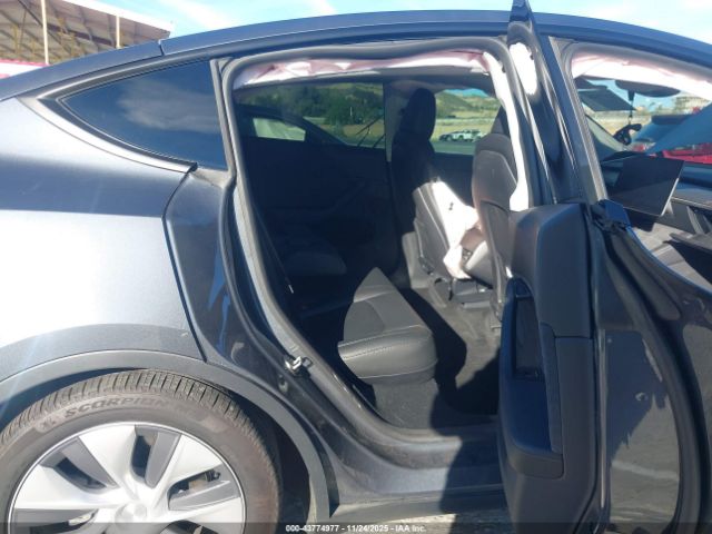 2024 TESLA MODEL Y 7SAYGDEE0RA216715 Photo 7