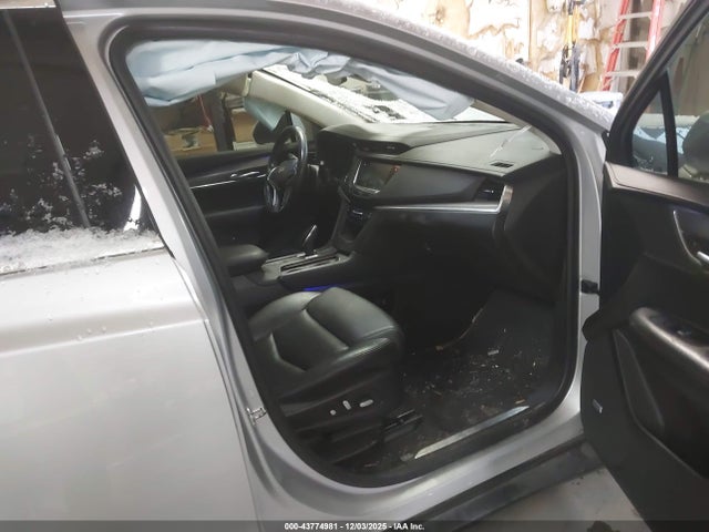 43774981 :رقم المزاد ، 1GYKNFRS6KZ241278 vin ، 2019 Cadillac Xt5 Premium Luxury مزاد بيع