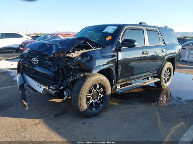 JTEBU5JR3K5647825 Toyota 4RUNNER SR5