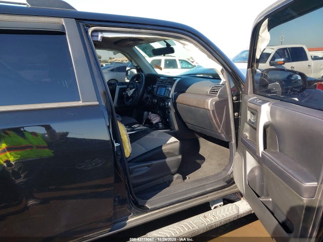 JTEBU5JR3K5647825 Toyota 4RUNNER SR5