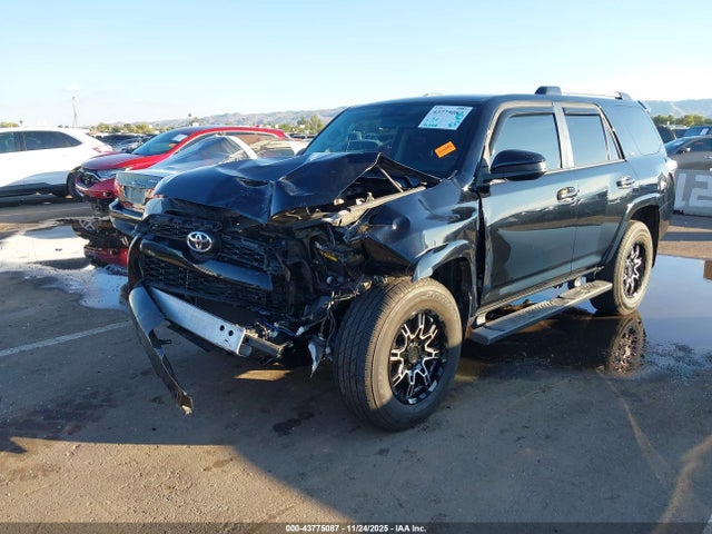 JTEBU5JR3K5647825 Toyota 4RUNNER SR5