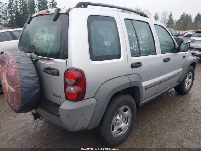 2005 JEEP LIBERTY 1J4GL48K05W623751 Photo 3