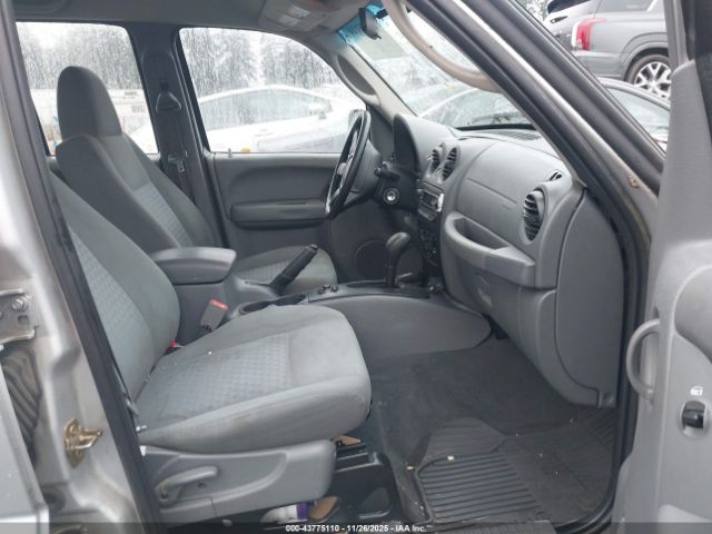 2005 JEEP LIBERTY 1J4GL48K05W623751 Photo 4