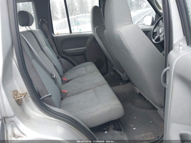 2005 JEEP LIBERTY 1J4GL48K05W623751 Photo 7
