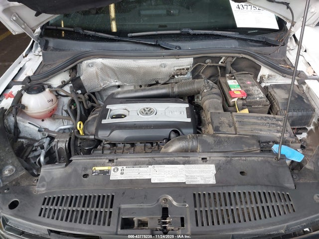 WVGBV7AX2JK001067 Volkswagen Tiguan Limited 2.0t