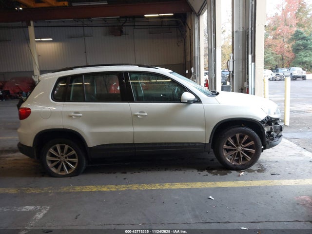WVGBV7AX2JK001067 Volkswagen Tiguan Limited 2.0t