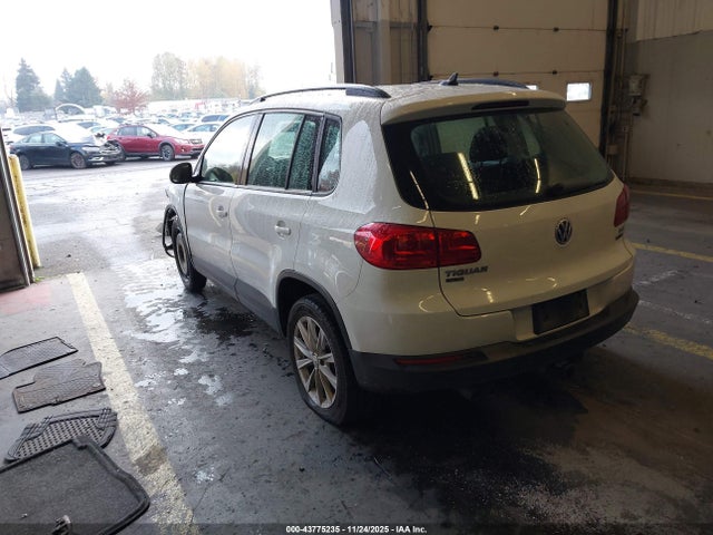 WVGBV7AX2JK001067 Volkswagen Tiguan Limited 2.0t