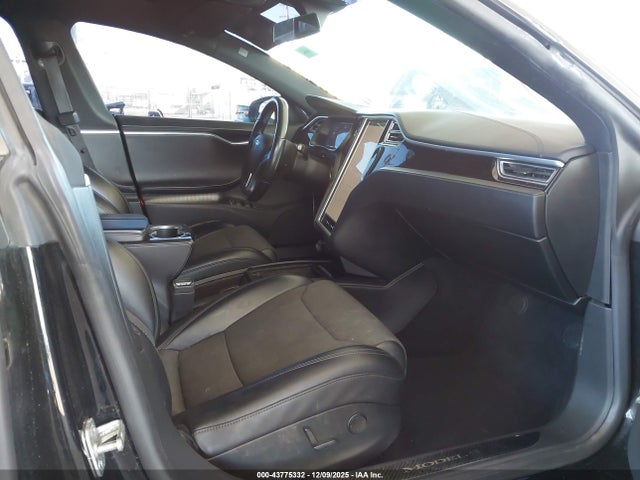 2017 TESLA MODEL S 5YJSA1E1XHF231188 Photo 4
