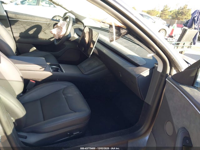2025 TESLA MODEL 3 5YJ3E1EB1SF883691 Photo 4