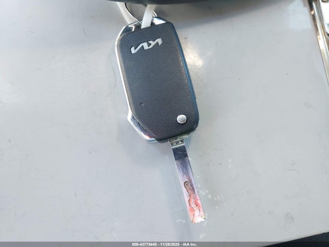3KPF24AD1NE458870 KIA Forte Lxs